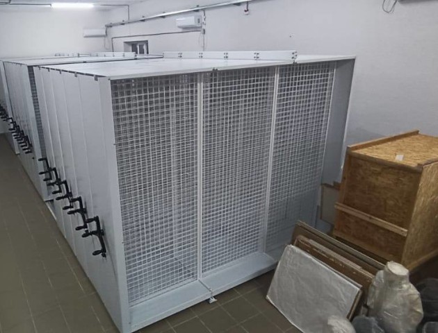 Мобильные стеллажи для картин