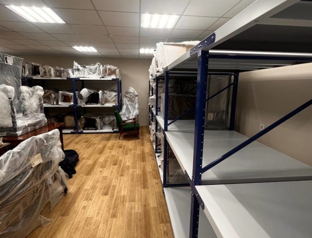 Среднегрузовые стеллажи для музея