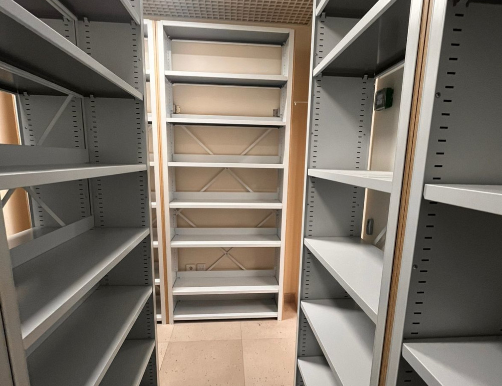 Стационарные стеллажи на малой площади